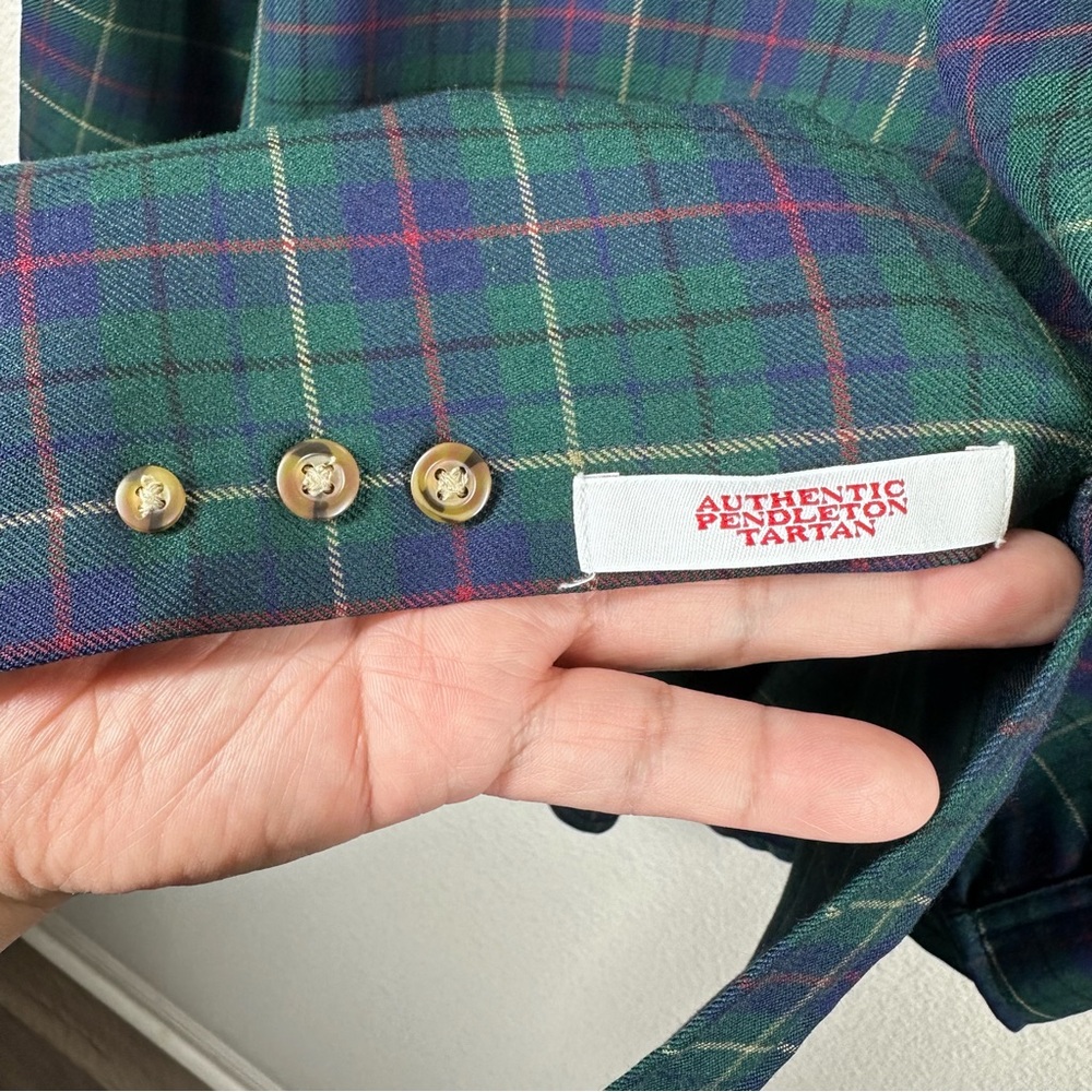 Pendleton 100% Virgin Wool Authentic Tartan Plaid Button Down Shirt Medium EUC - Picture 5 of 7